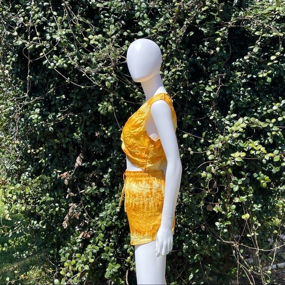 💋NWT House Of Harlow x Sophia Richie Golden Tie Dye Short & Crop Top Set - Picture 9 of 16